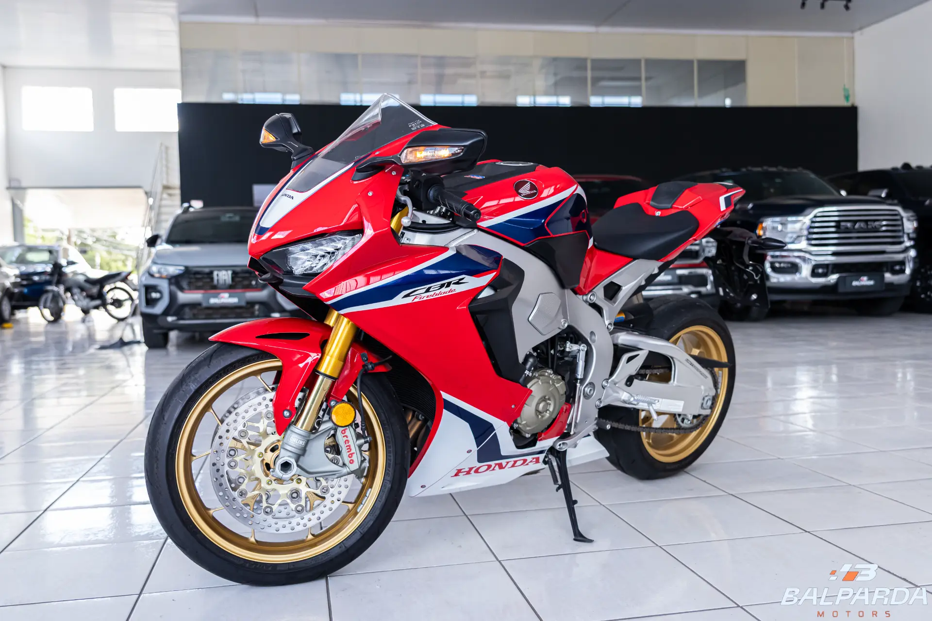 CBR 1000RR - foto 9