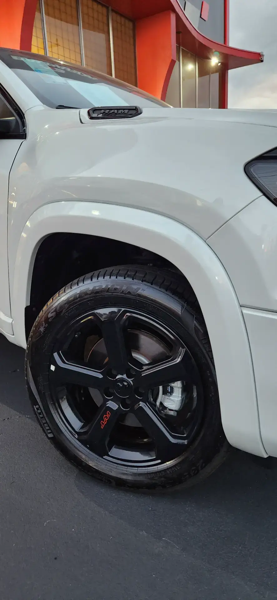 RAM RAMPAGE R/T NFL EDITION 2.0 TURBO 4X4 2024 - foto 4