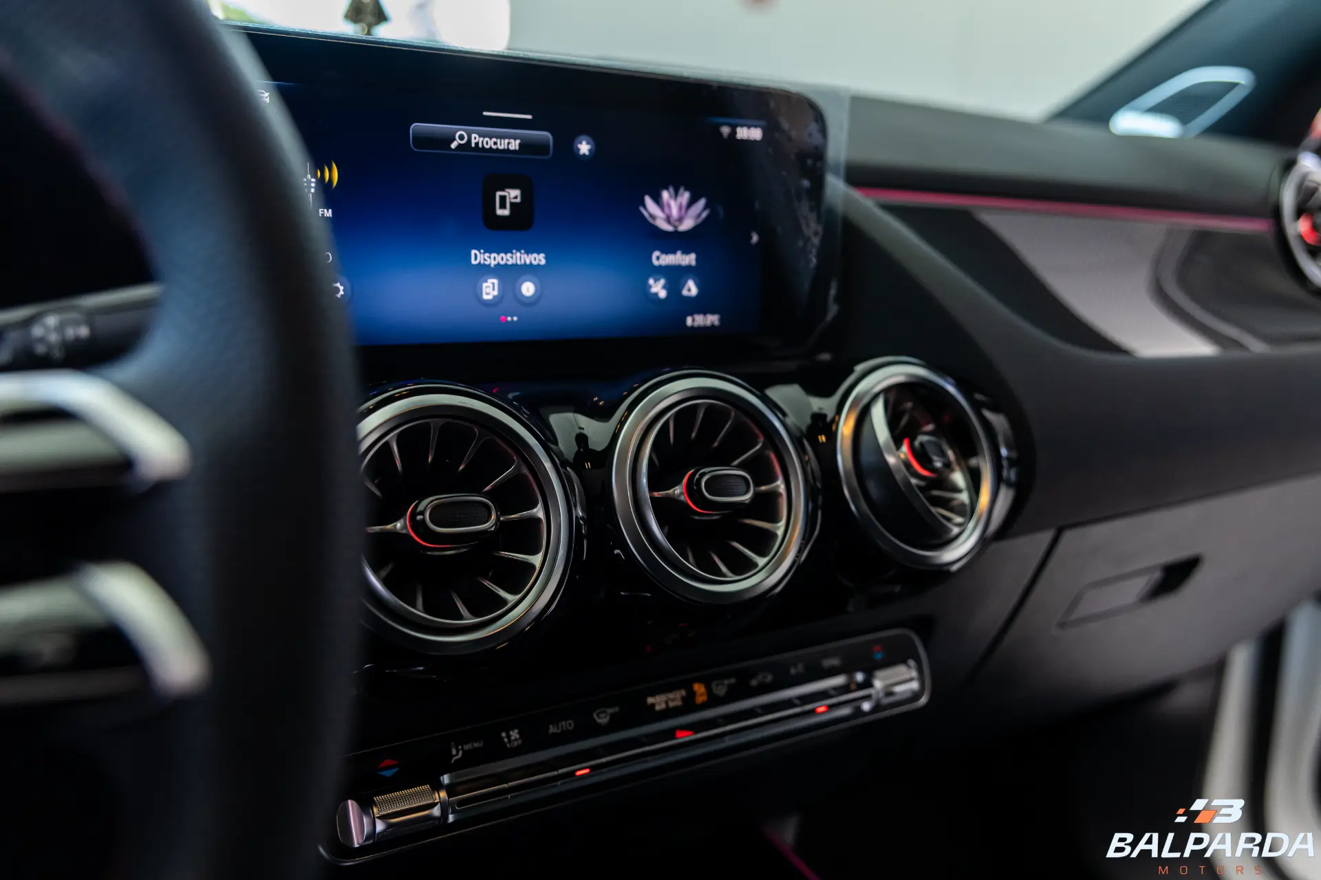 Mercedes Benz GLA 200 AMG Line - foto 11