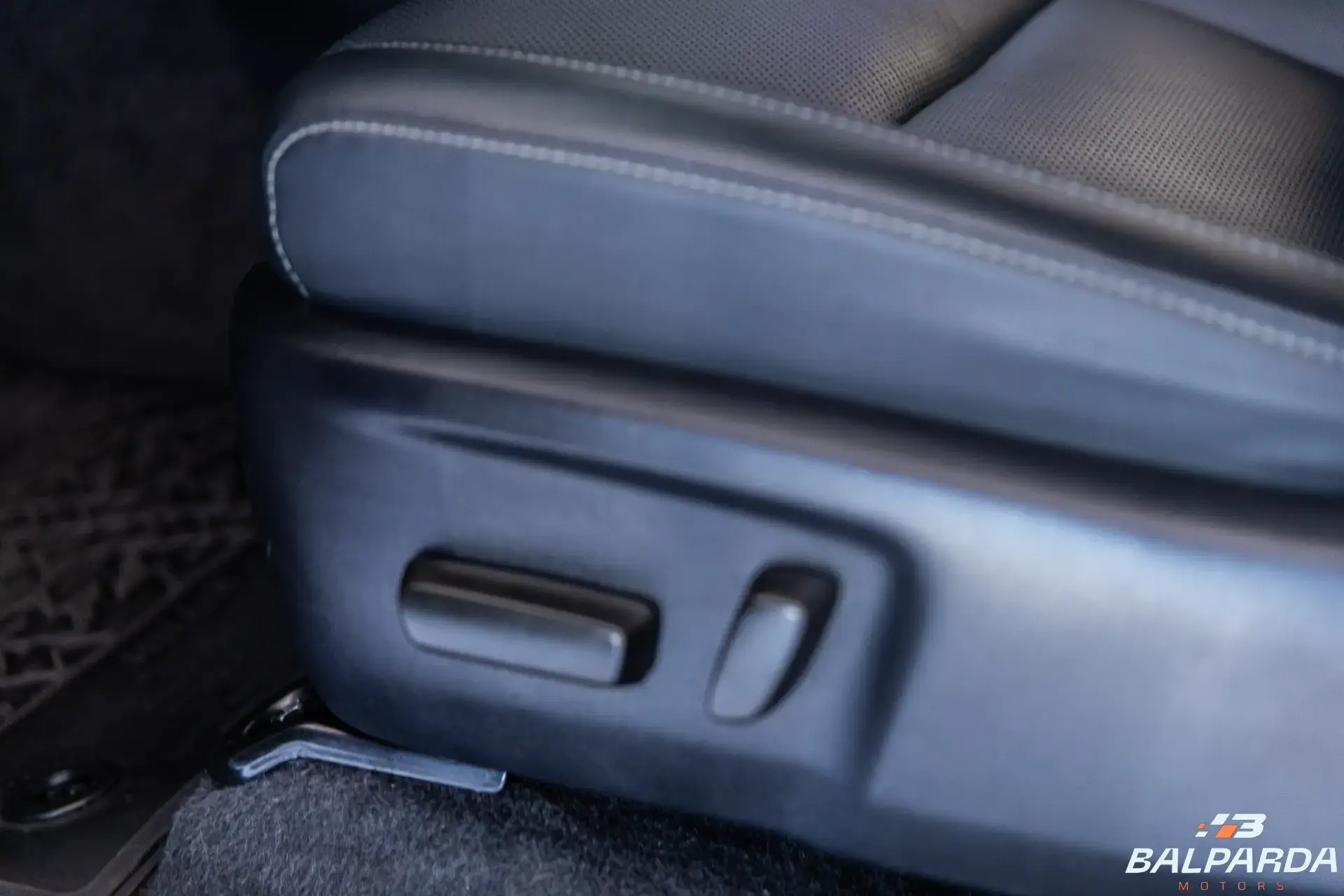 Toyota Hilux CDSRXA 4FD - foto 13