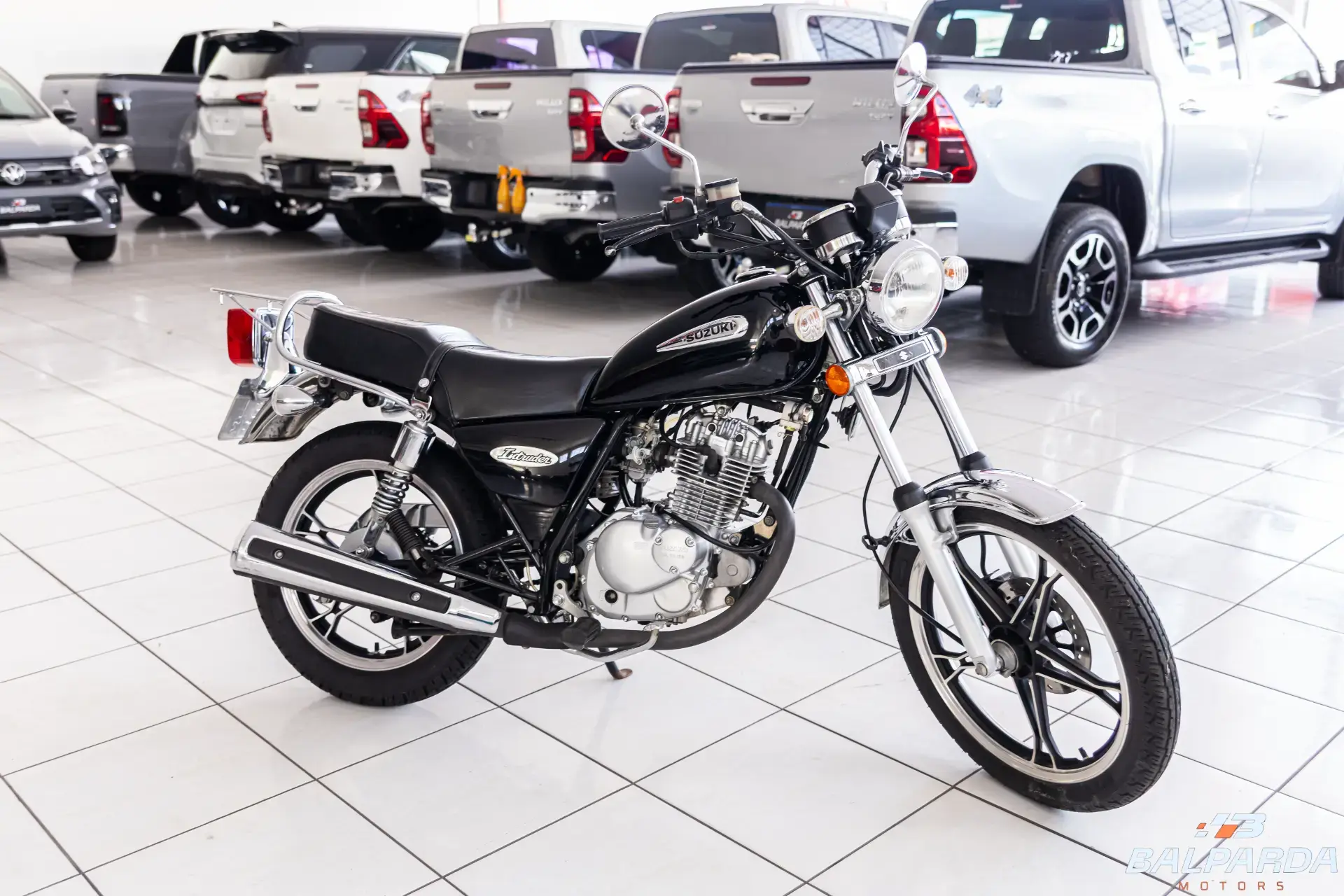 SUZUKI INTRUDER