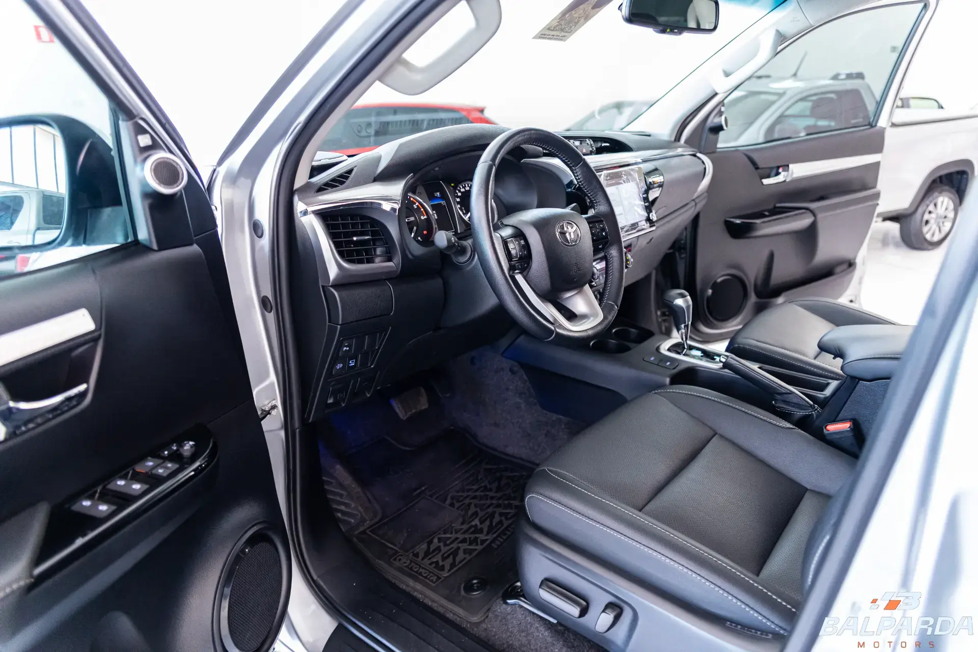 Toyota Hilux CDSRXA 4FD - foto 12