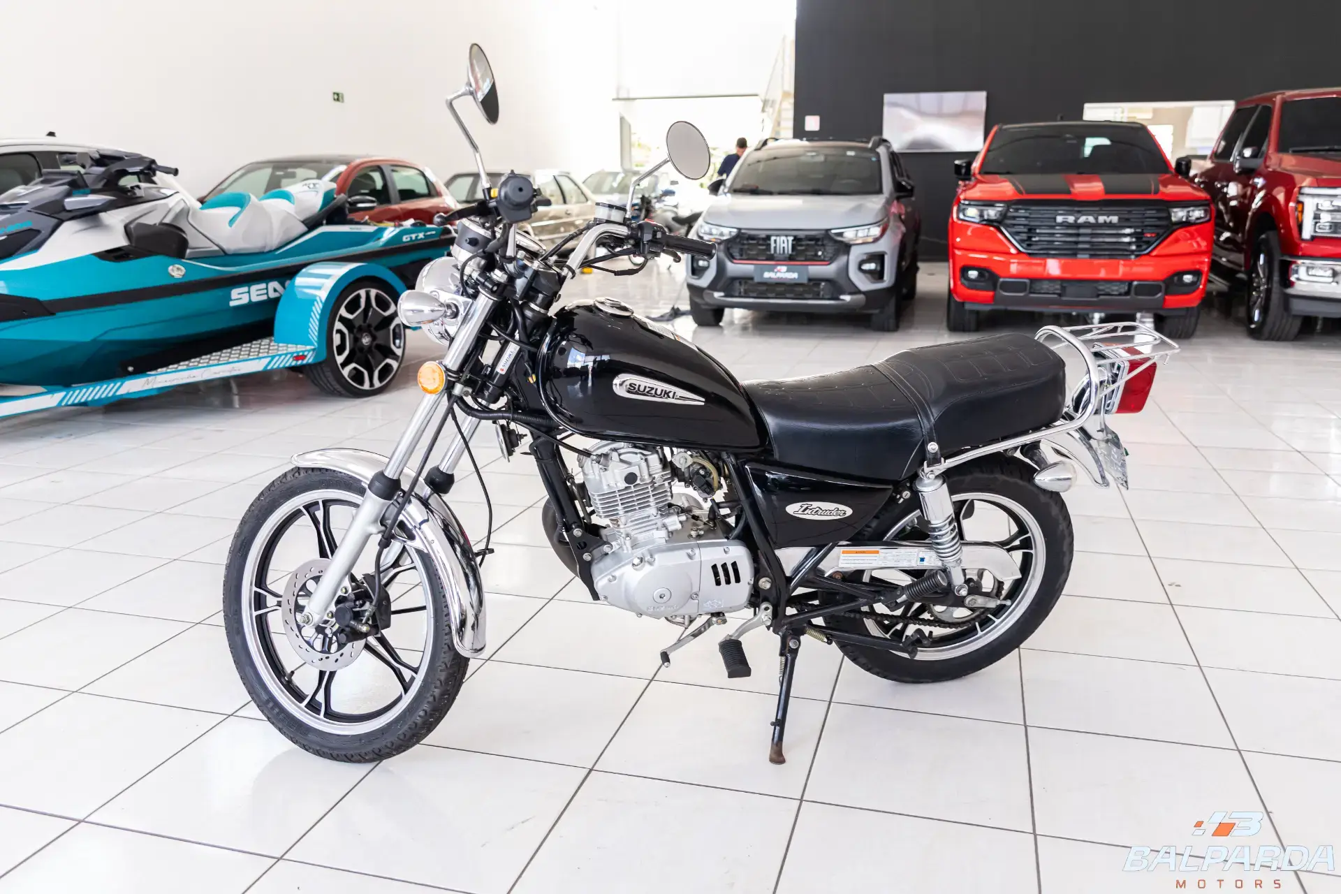 SUZUKI INTRUDER - foto 5