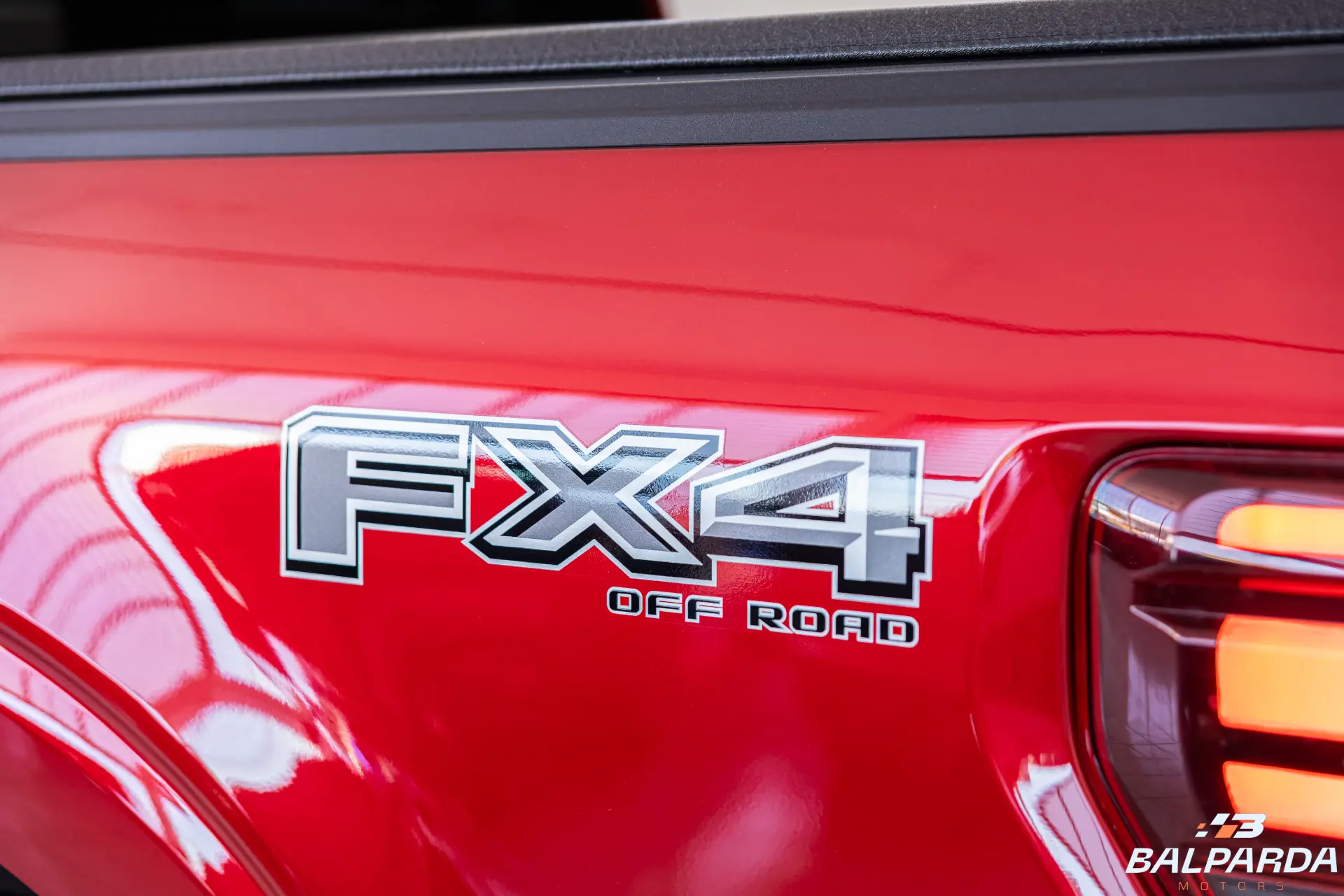 Ford F-150 4X4 Crew 5.0L V8L - foto 9