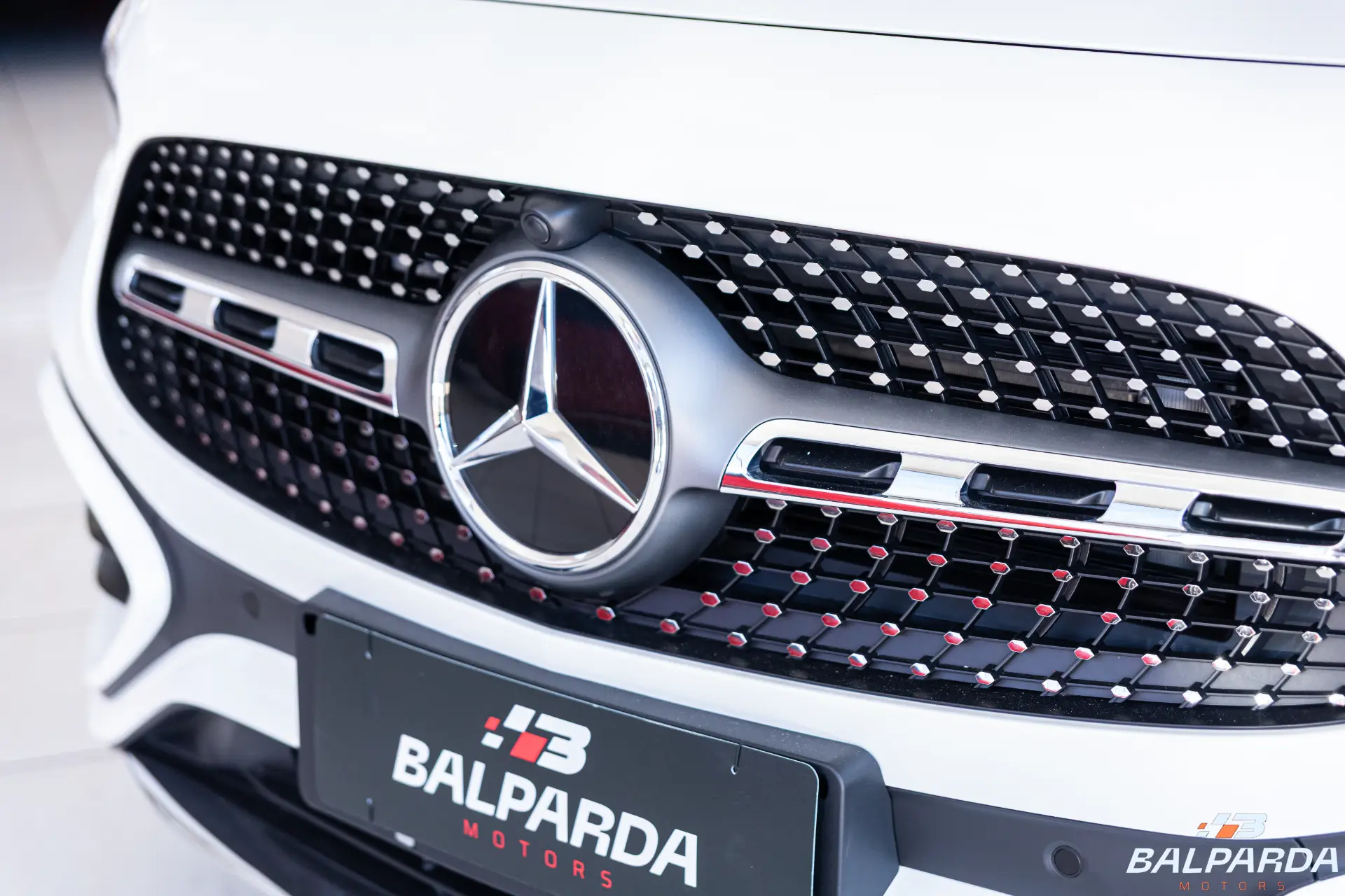 Mercedes Benz GLA 200 AMG Line - foto 2