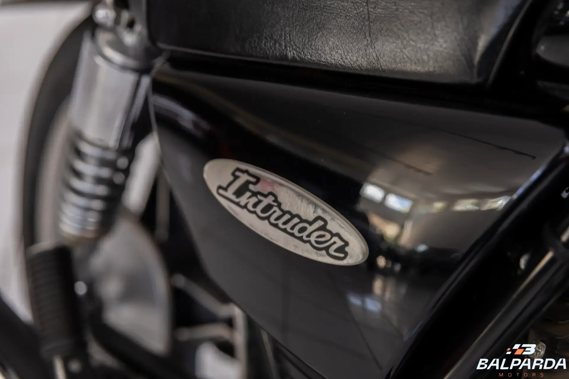SUZUKI INTRUDER - foto 3