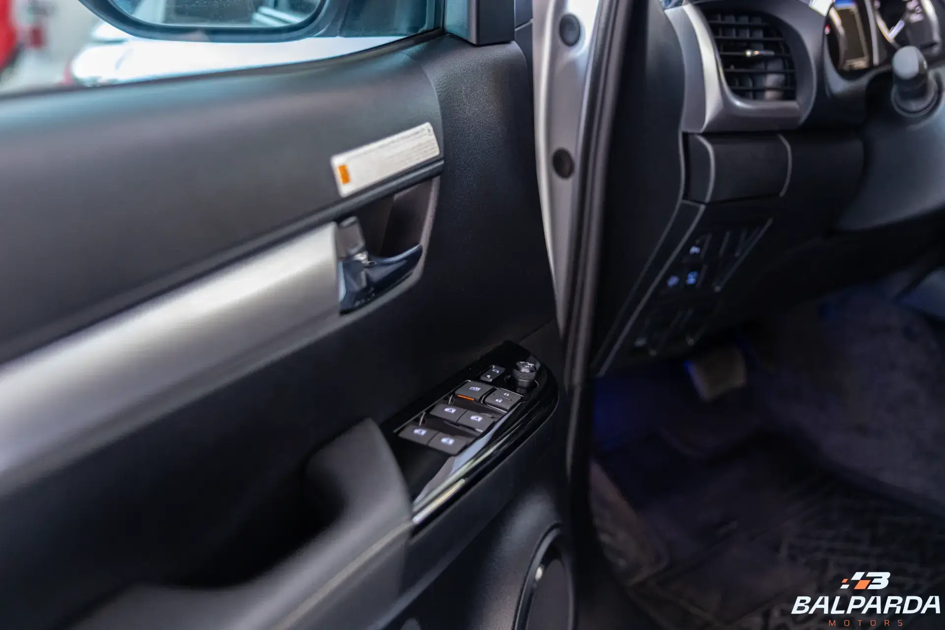 Toyota Hilux CDSRXA 4FD - foto 11