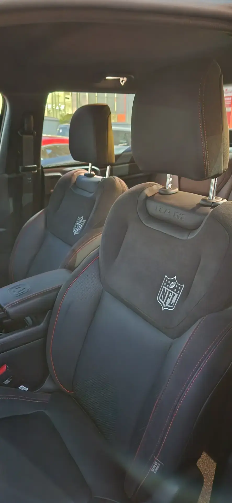 RAM RAMPAGE R/T NFL EDITION 2.0 TURBO 4X4 2024 - foto 10