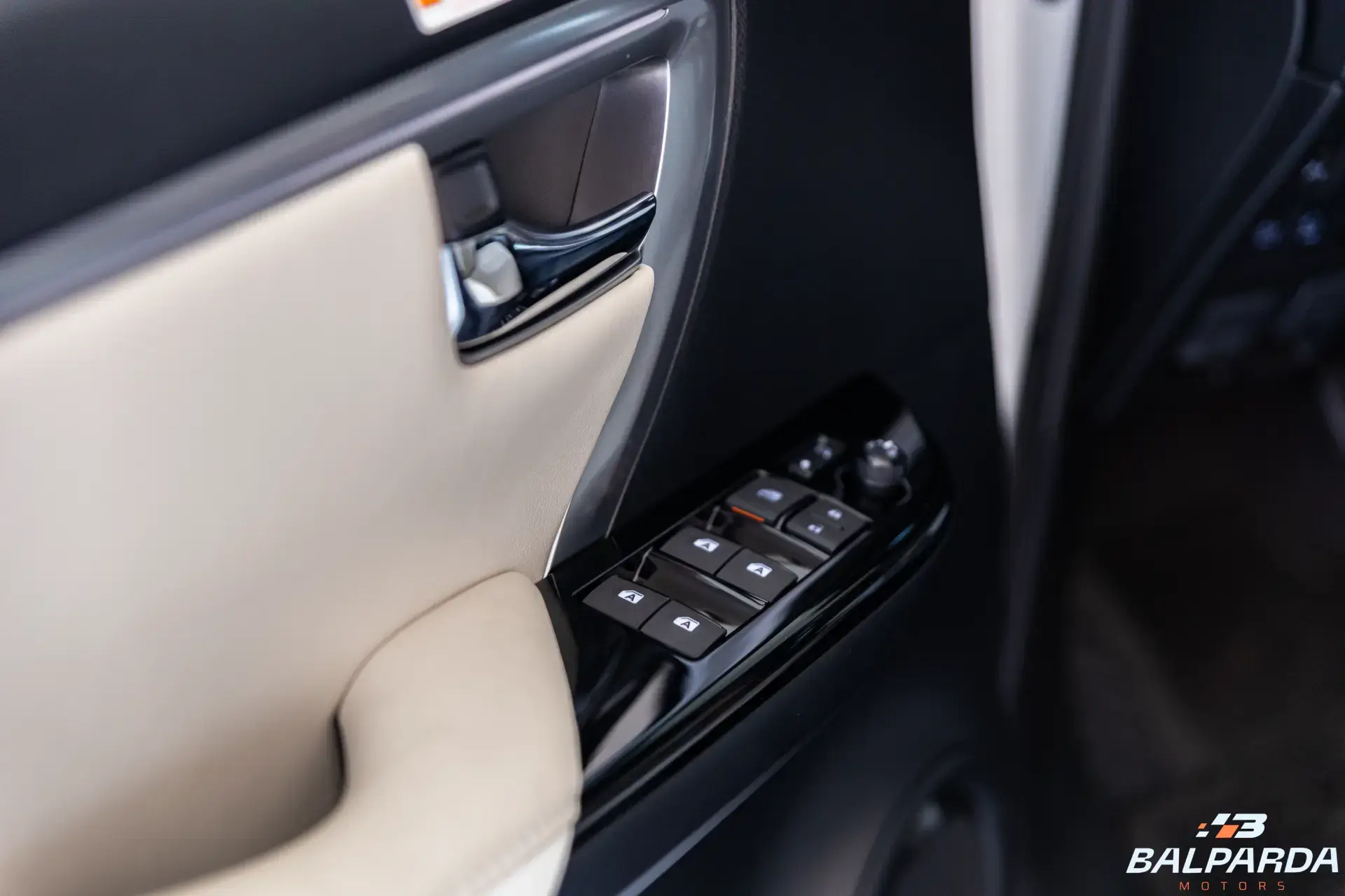 Toyota Hilux SWSRXA4FD - foto 10