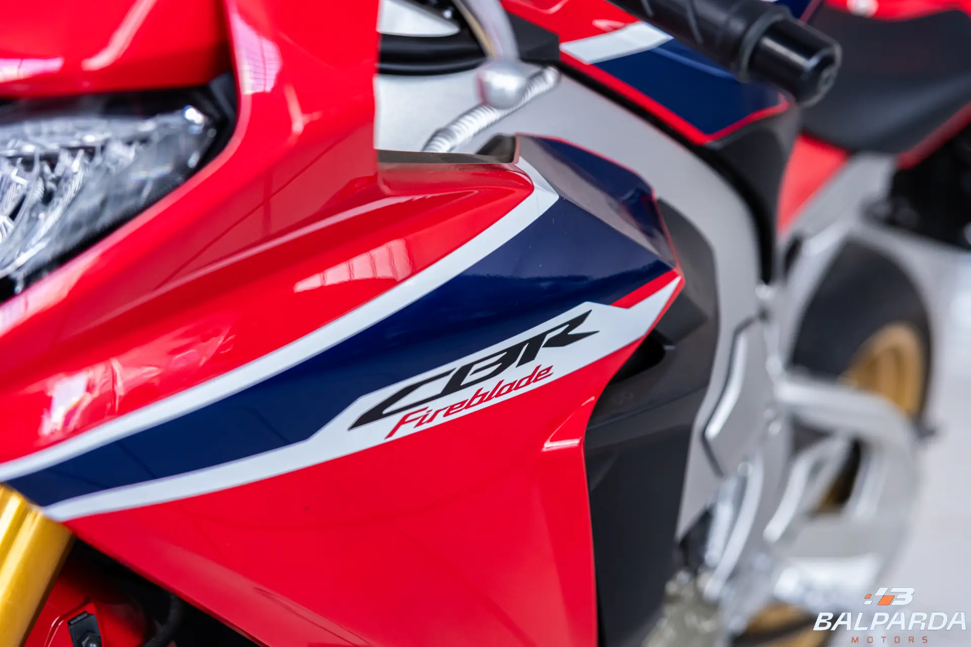 CBR 1000RR - foto 2